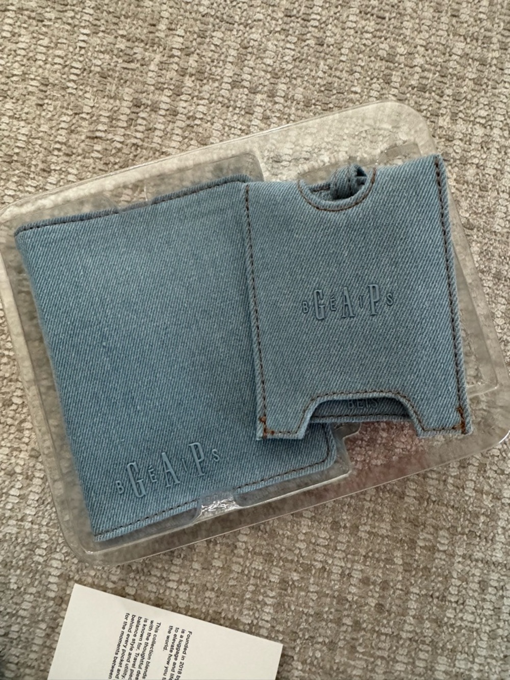 Gap x BÉIS Passport & Luggage Tag Set in Denim Blue, NWT - Picture 2 of 2